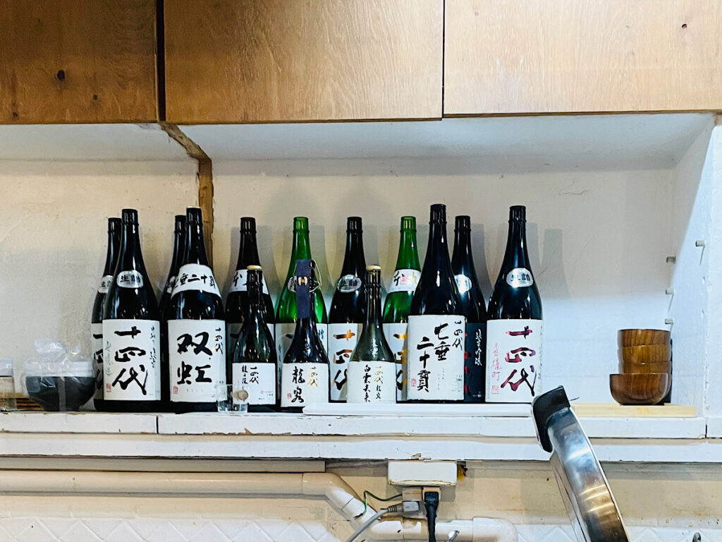 店主おすすめの日本酒の貴重な銘柄がずらり