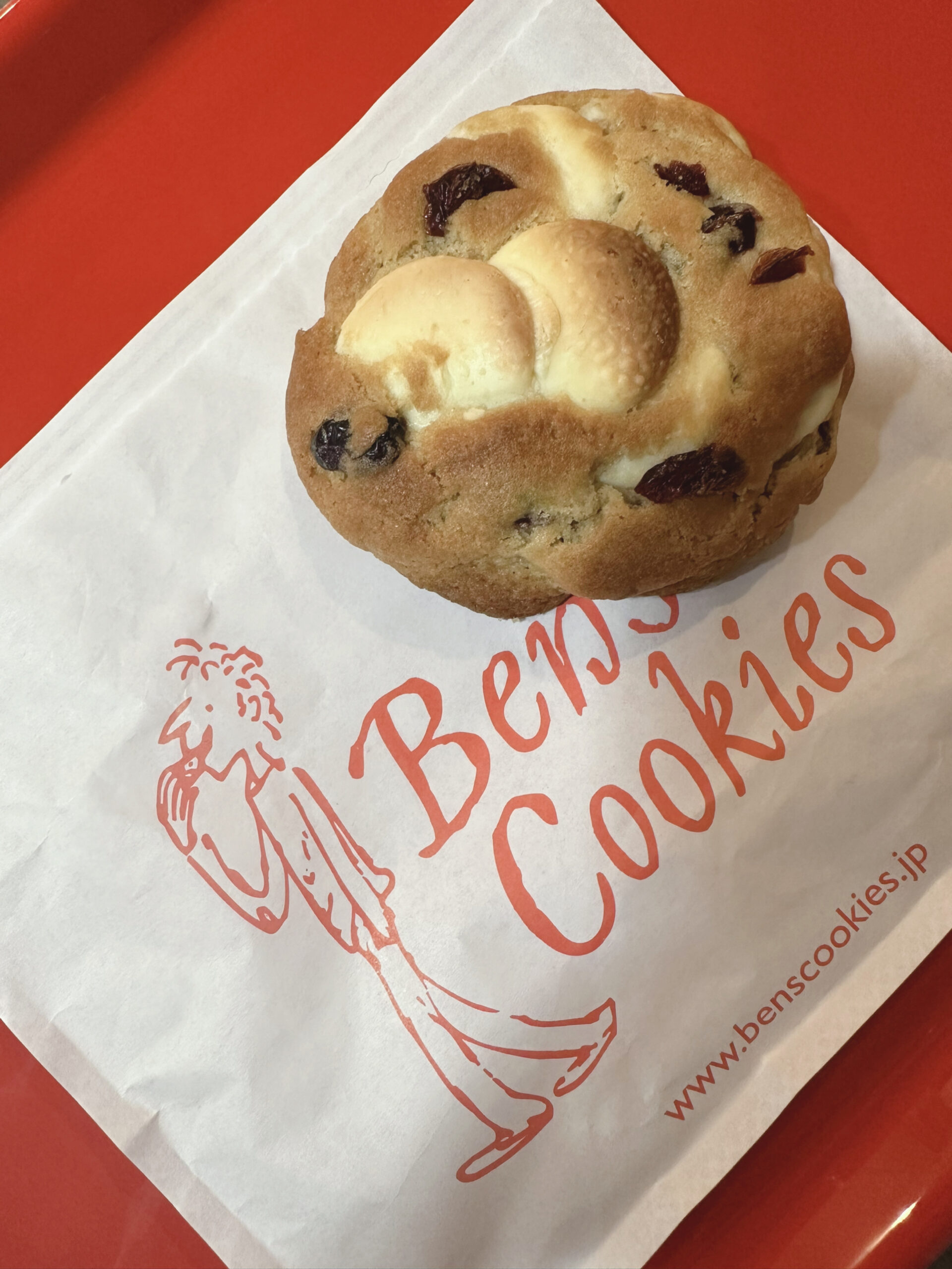 Ben's Cookies（ベンズクッキーズ）は1983年に英国オックスフォードで登場したクッキー専門店です。 現在は世界中に約60店舗以上あり、クッ