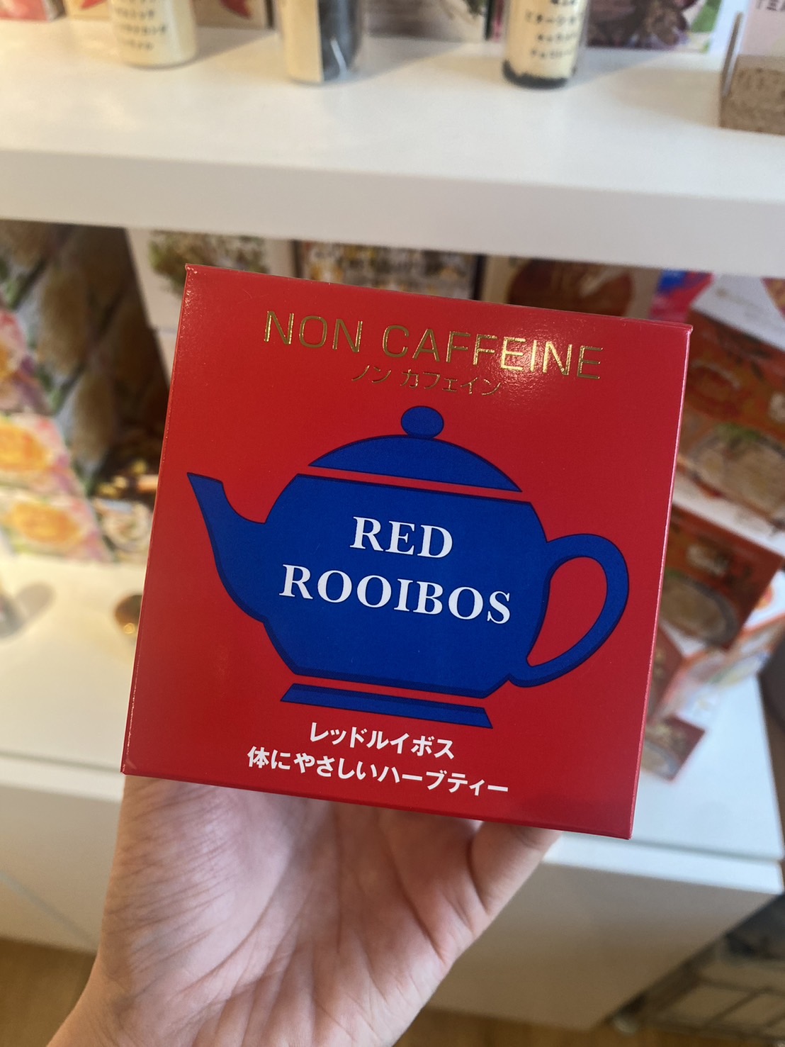 ムレスナティーの飲み放題のお店で人気のYOTSUBA TEAさんには、ノンカフェインのルイボスティーの取り扱いもあります！ 妊婦さんやカフェインを控えている方に