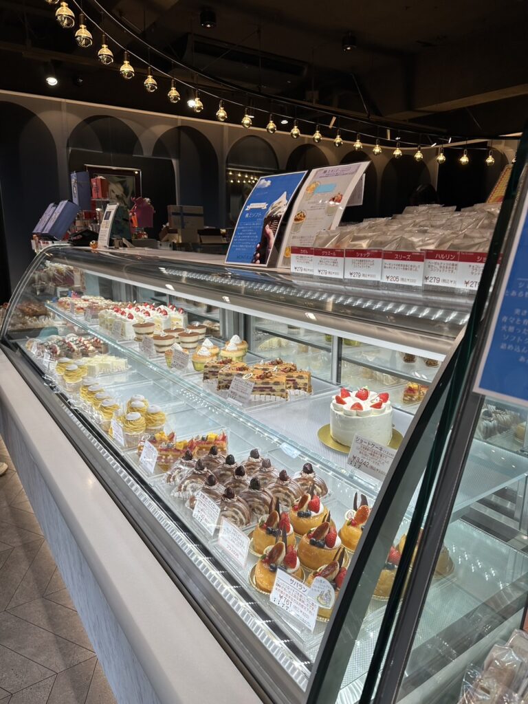 ケーキ「モンブラン」が有名な老舗人気洋菓子店『東京 自由が丘 モンブラン』