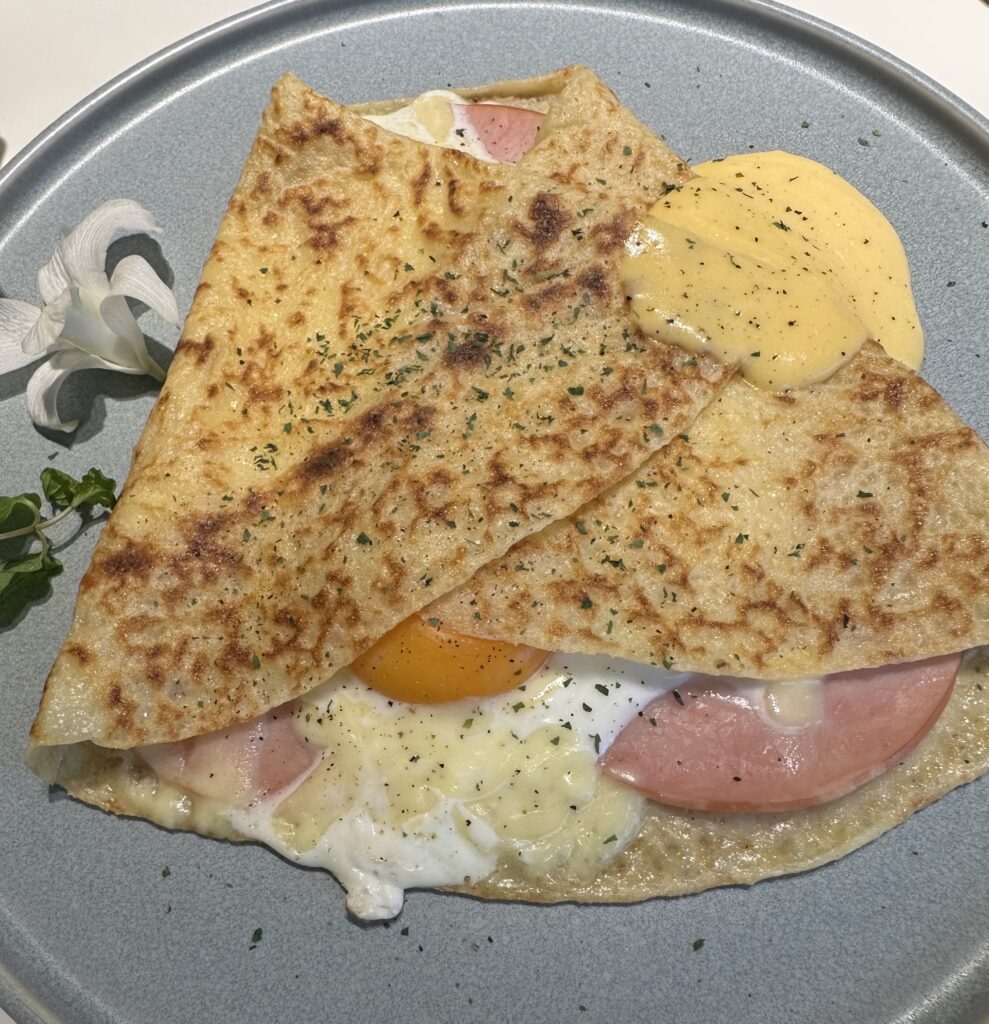 おいしそうで見た目もかわいいクレープ♪いただきます☆