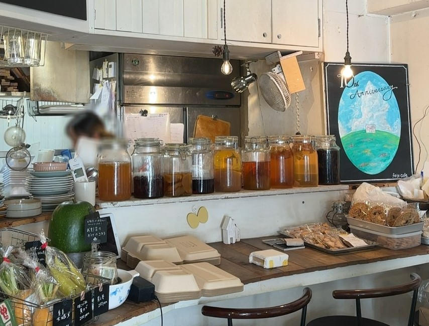店内に並ぶ、おいしそうでおしゃれな果実酢の瓶たち☆