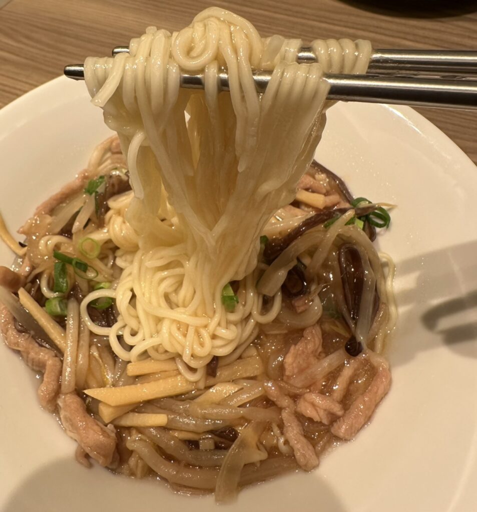 もやしと豚肉の細切りあんかけ麺