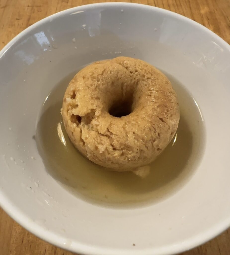 ＜甘くて大人の味わいのサバラン＞