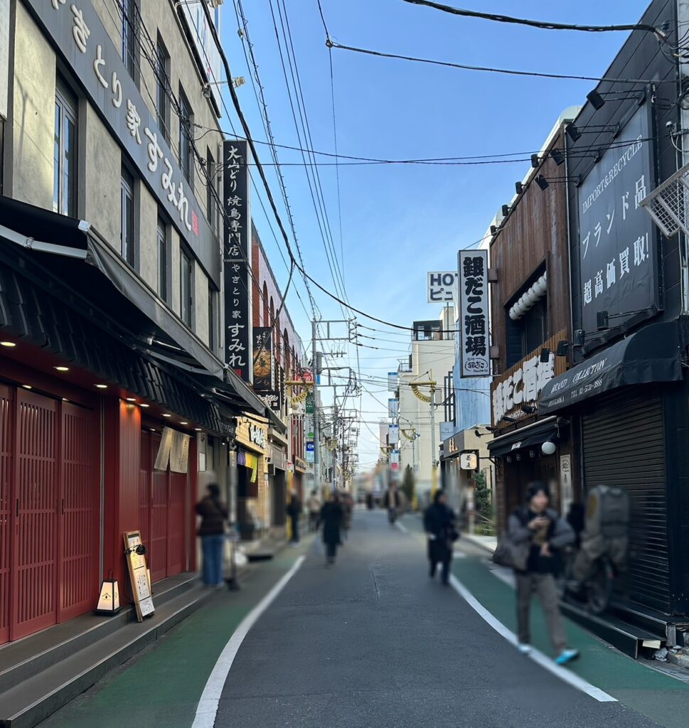 『ラトリエ プリュ （L'ATELIER＋）』さんが面しているヒロ通り
