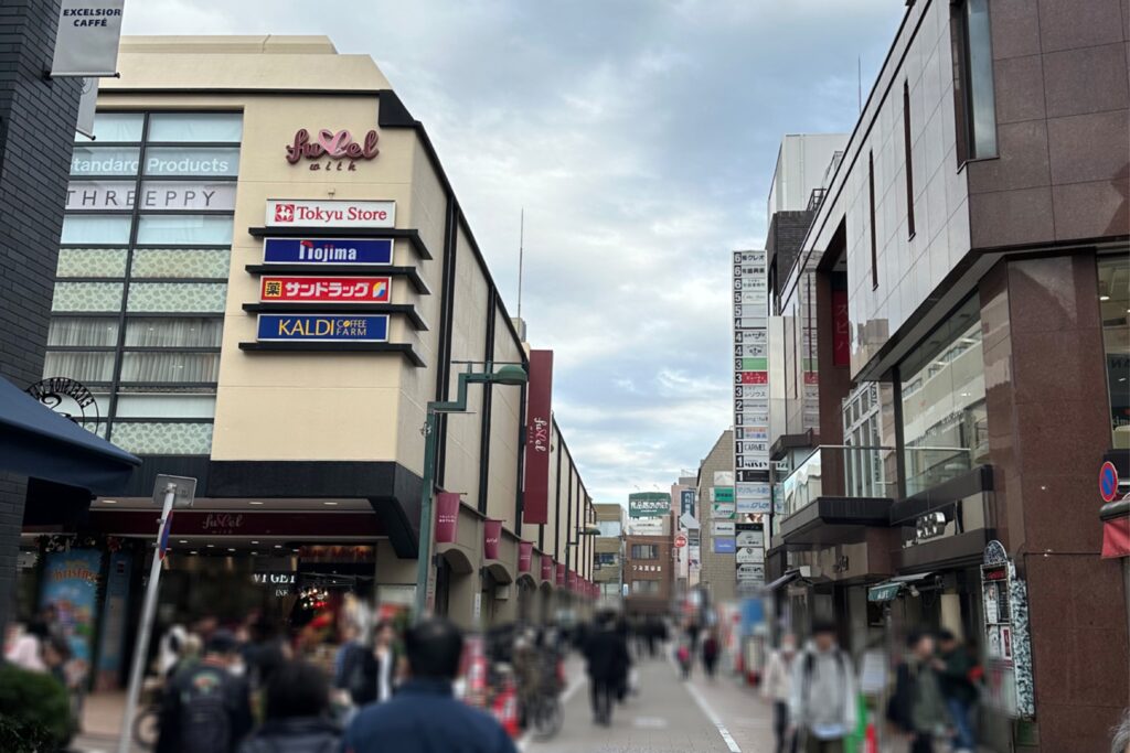 ＜いつも賑わう商業施設「フレル・ウィズ自由が丘」さん＞