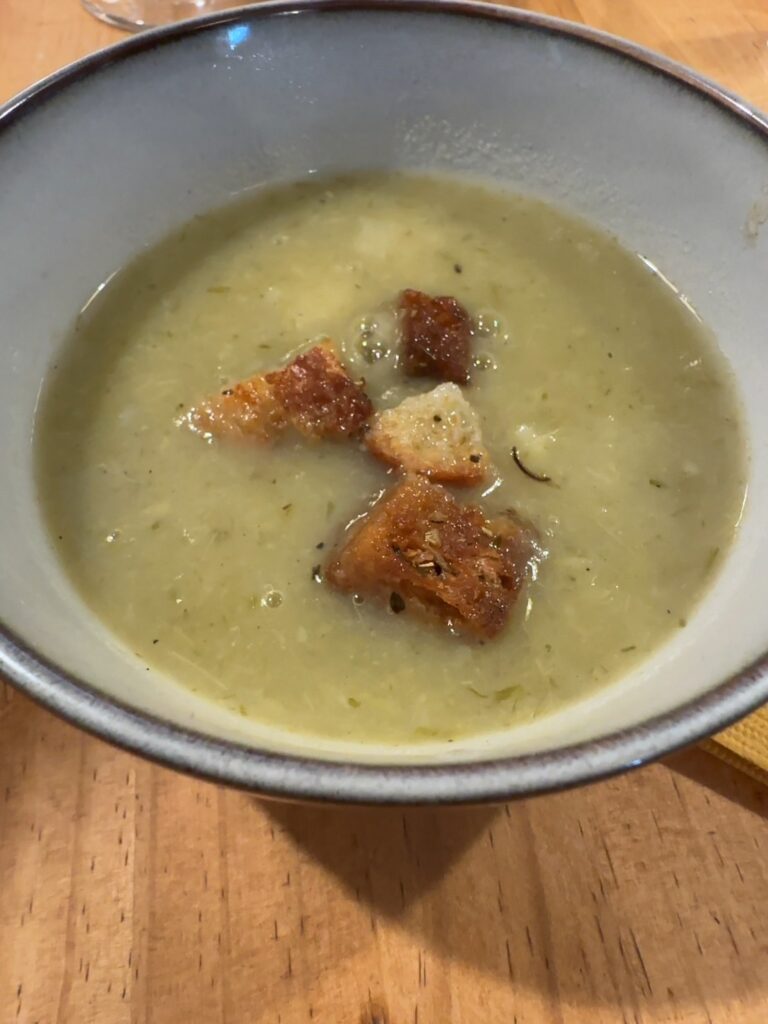 ＜食べ応えのあるねぎとじゃがいものスープ＞