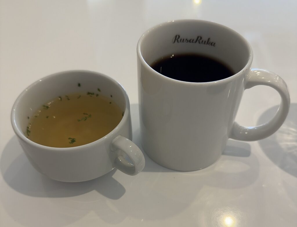 コーヒーとサービスのスープ