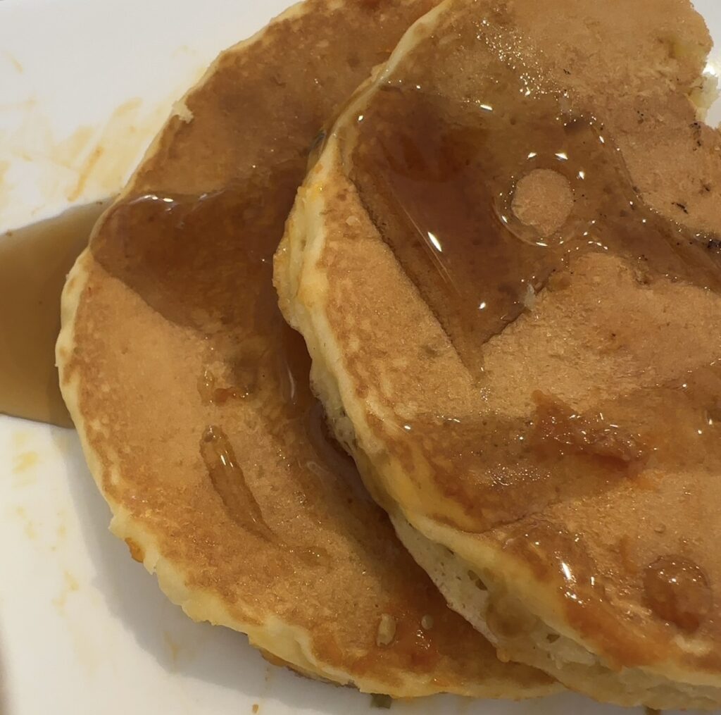 メープルシロップたっぷりパンケーキ