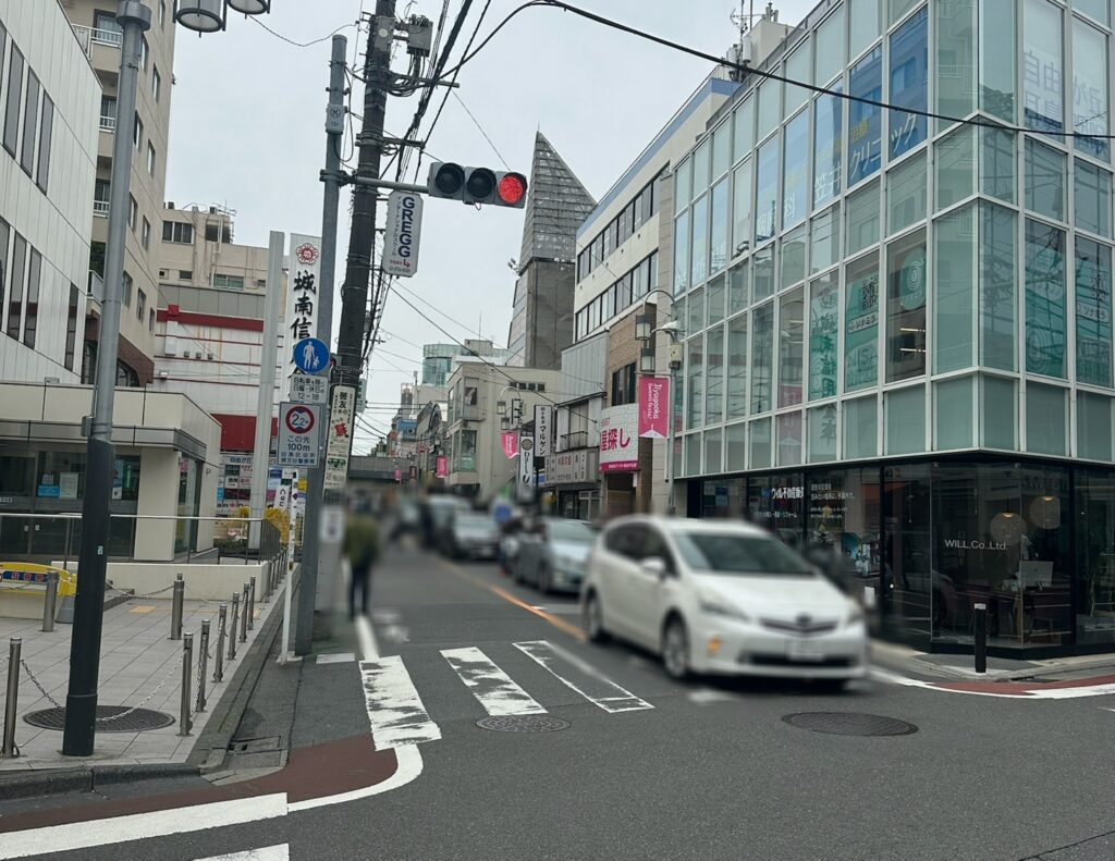にぎやかなすずかけ通り