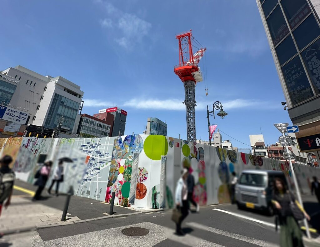 現在再開発工事中の駅周辺