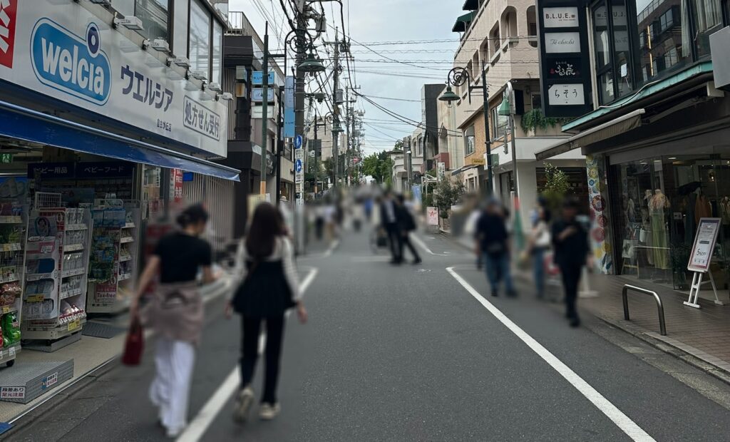 様々なお店が軒を連ねています