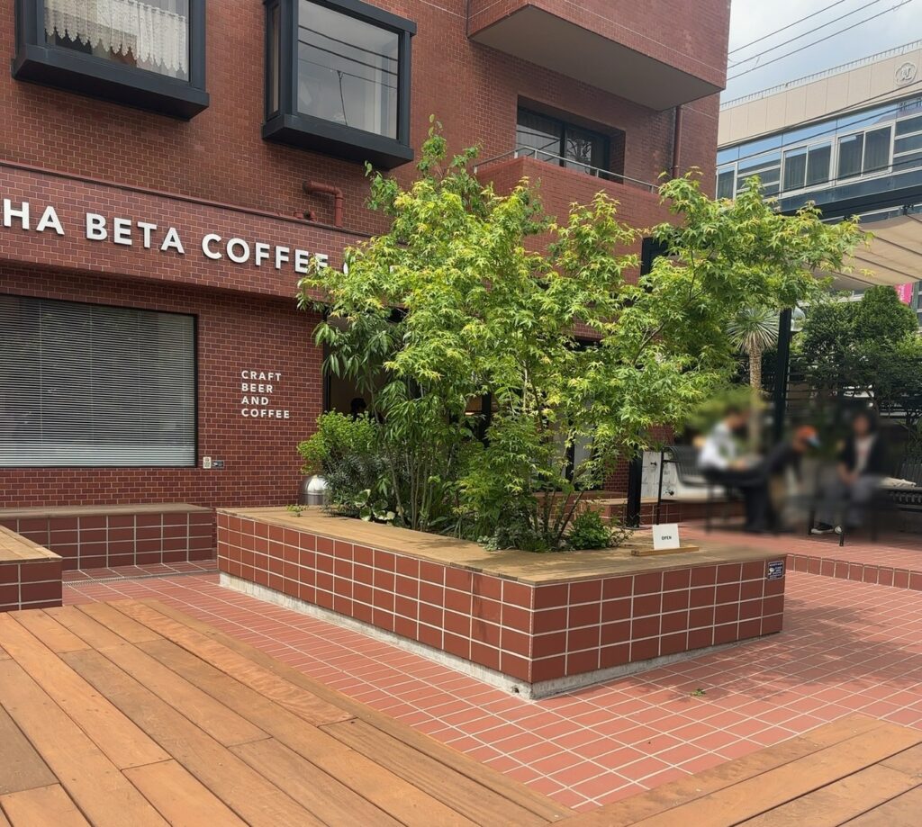 緑豊かなテラス席♪