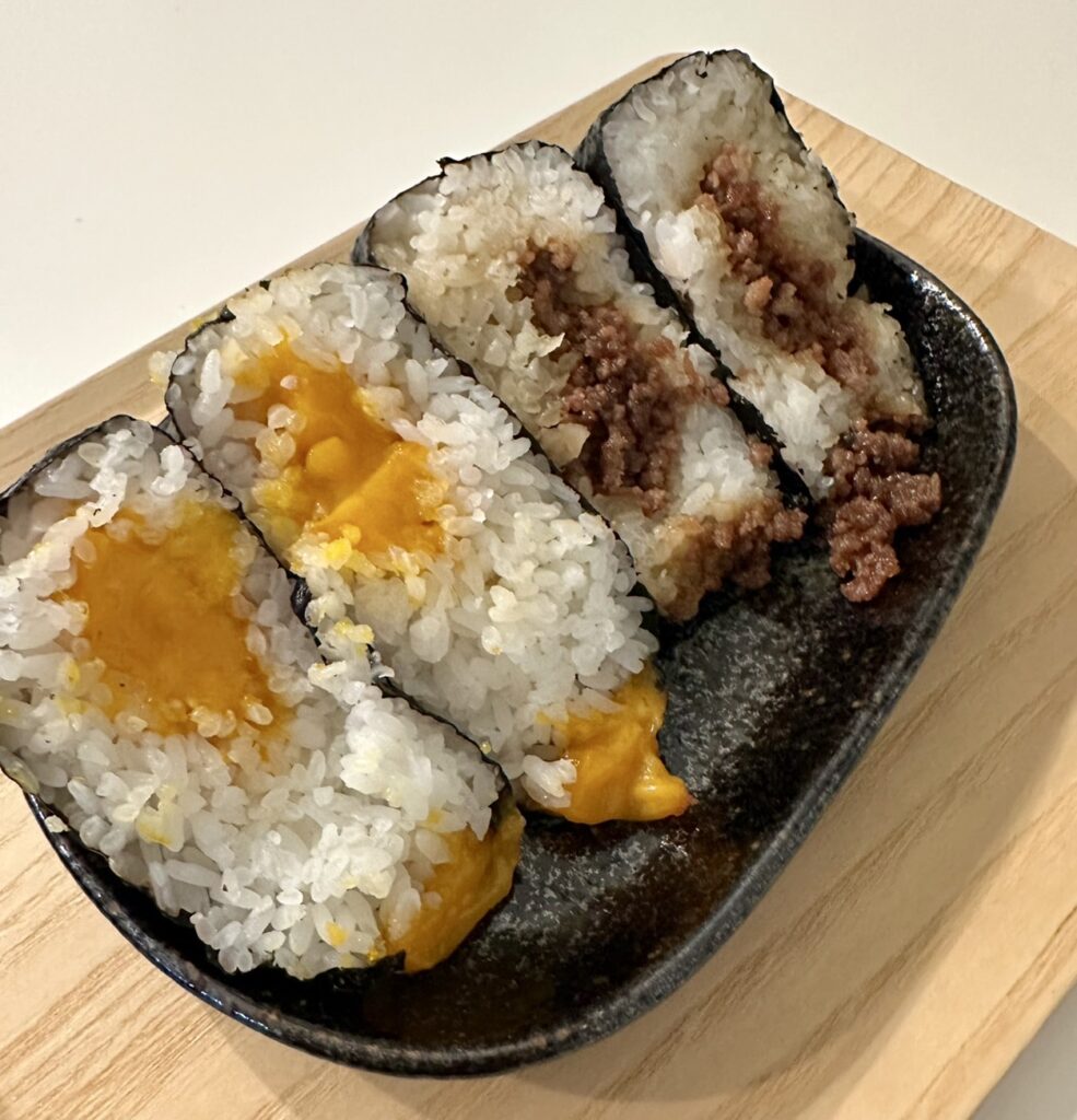 具材(卵黄醤油漬け、肉そぼろ)