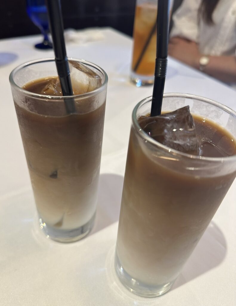 充実のドリンクアイスカフェオレ
