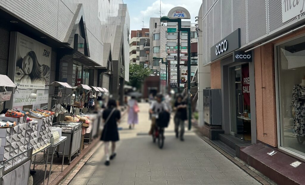 「メルサ自由が丘店 パート２」横の道