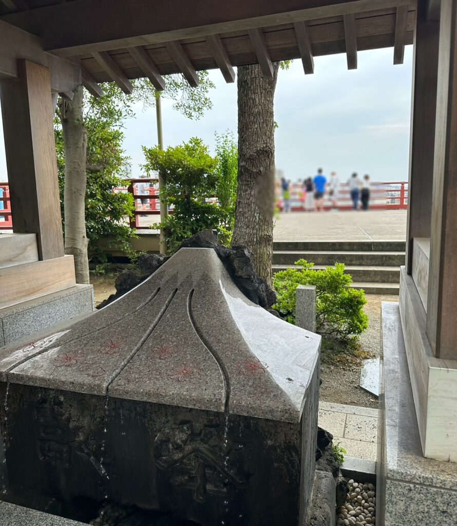 眺めの良い境内からの景色