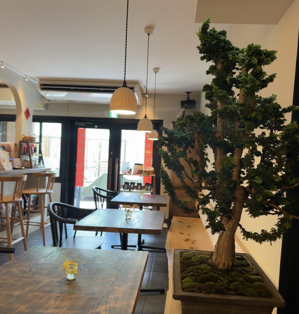 モダンなおしゃれで店内♪