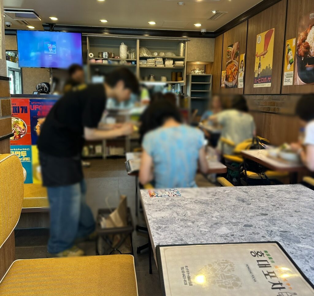 明るくにぎやかな店内♪