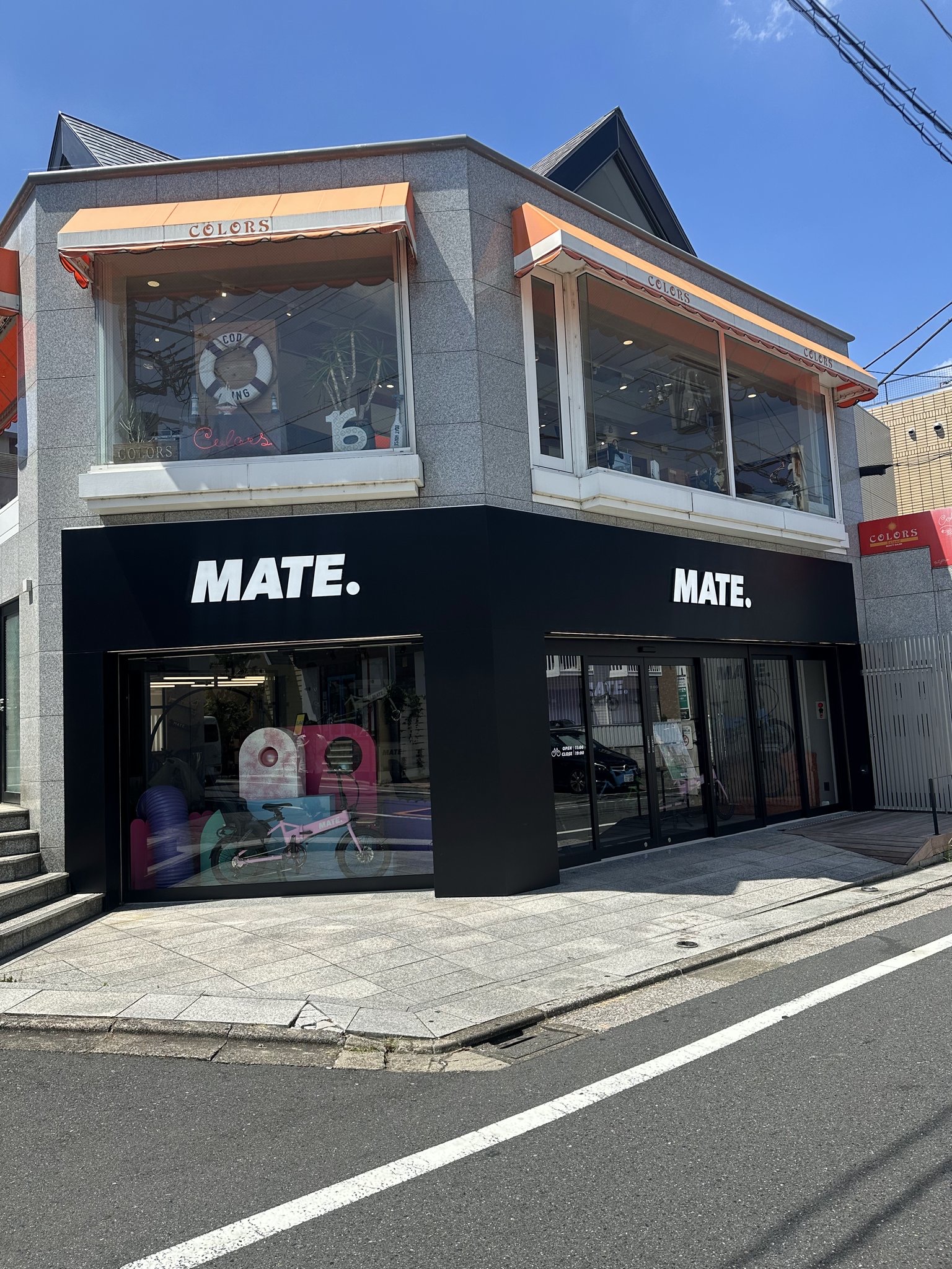 自由が丘駅正面口から徒歩3分にある、2025年5月に新店オープンした、圧倒的におしゃれな店構えの「MATE.BIKE TOKYO自由が丘店」さん。 MATE.B