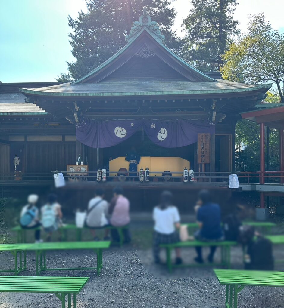 厳かな神楽殿