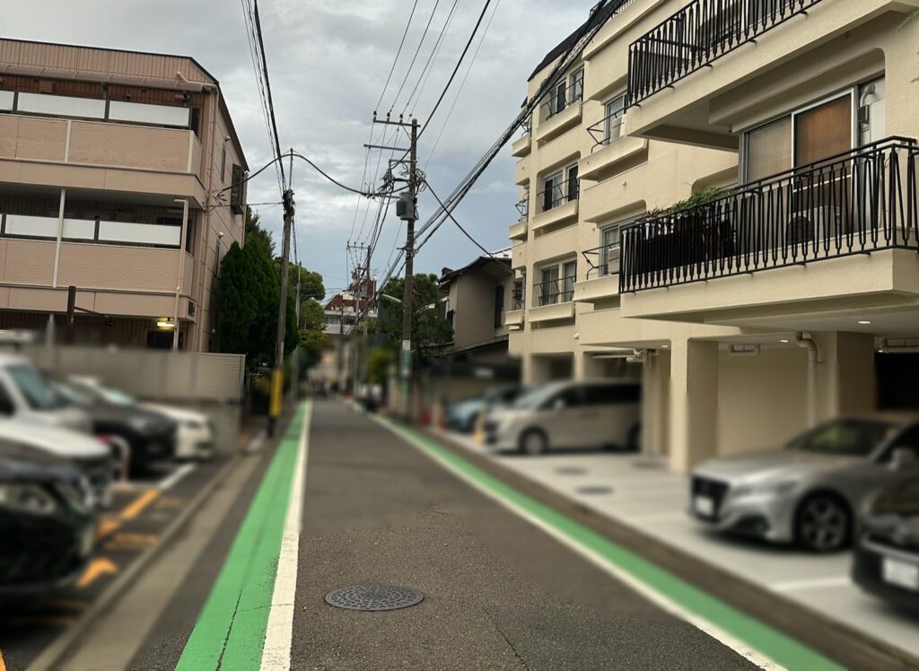 直進します