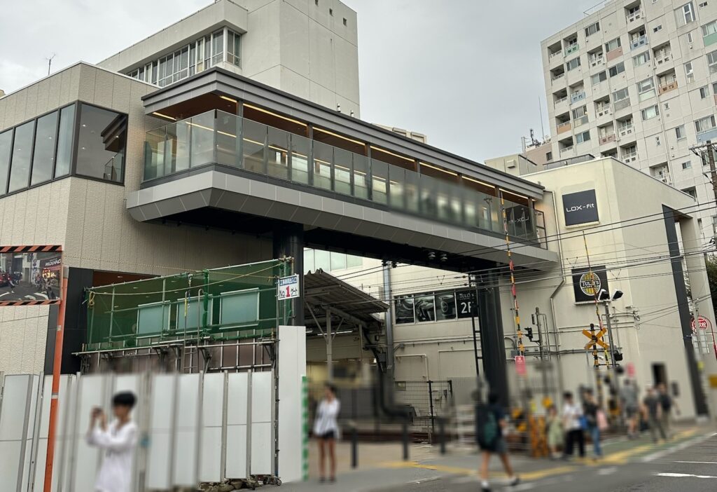 きれいで大きい奥沢駅