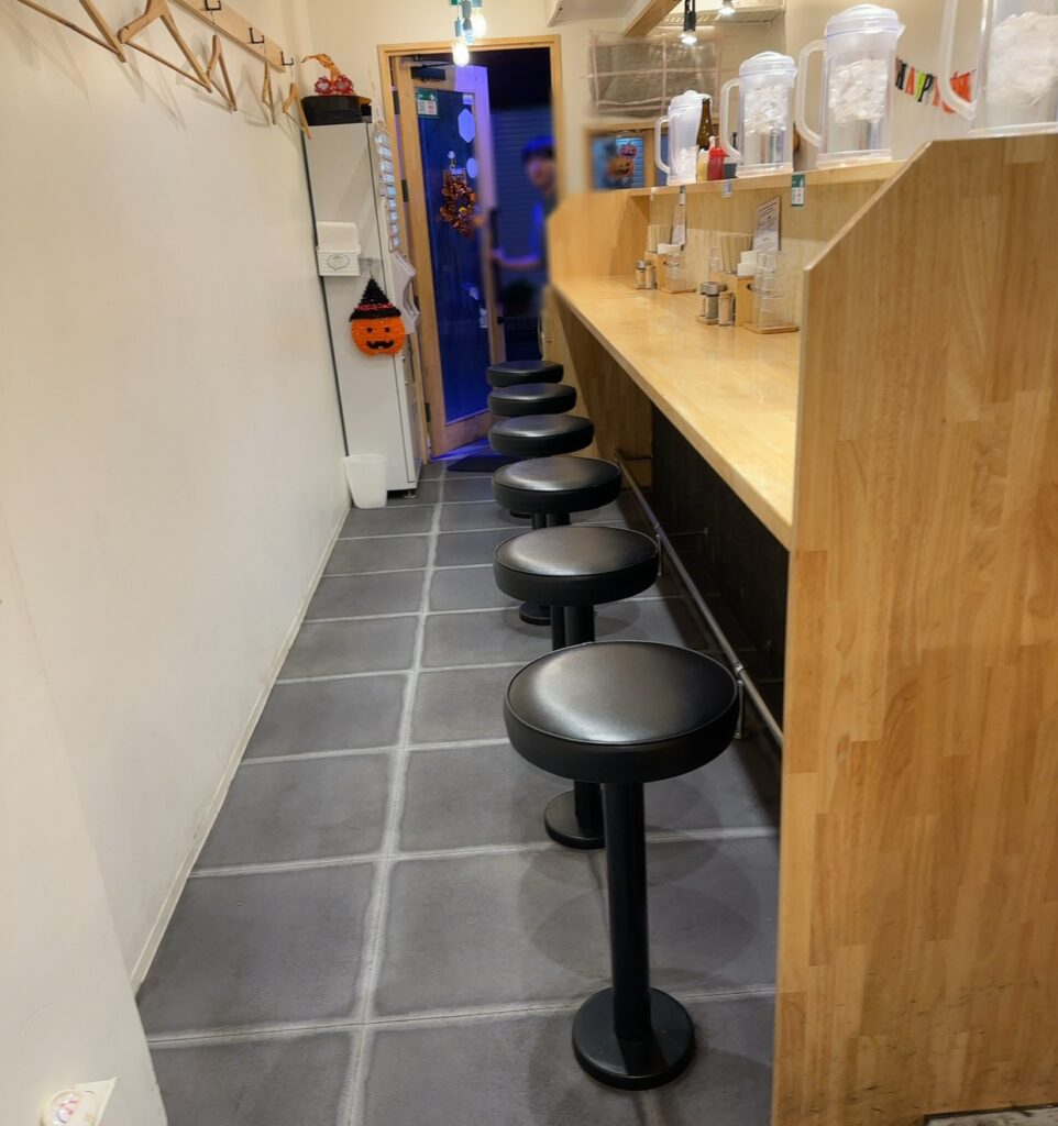 すっきりした店内