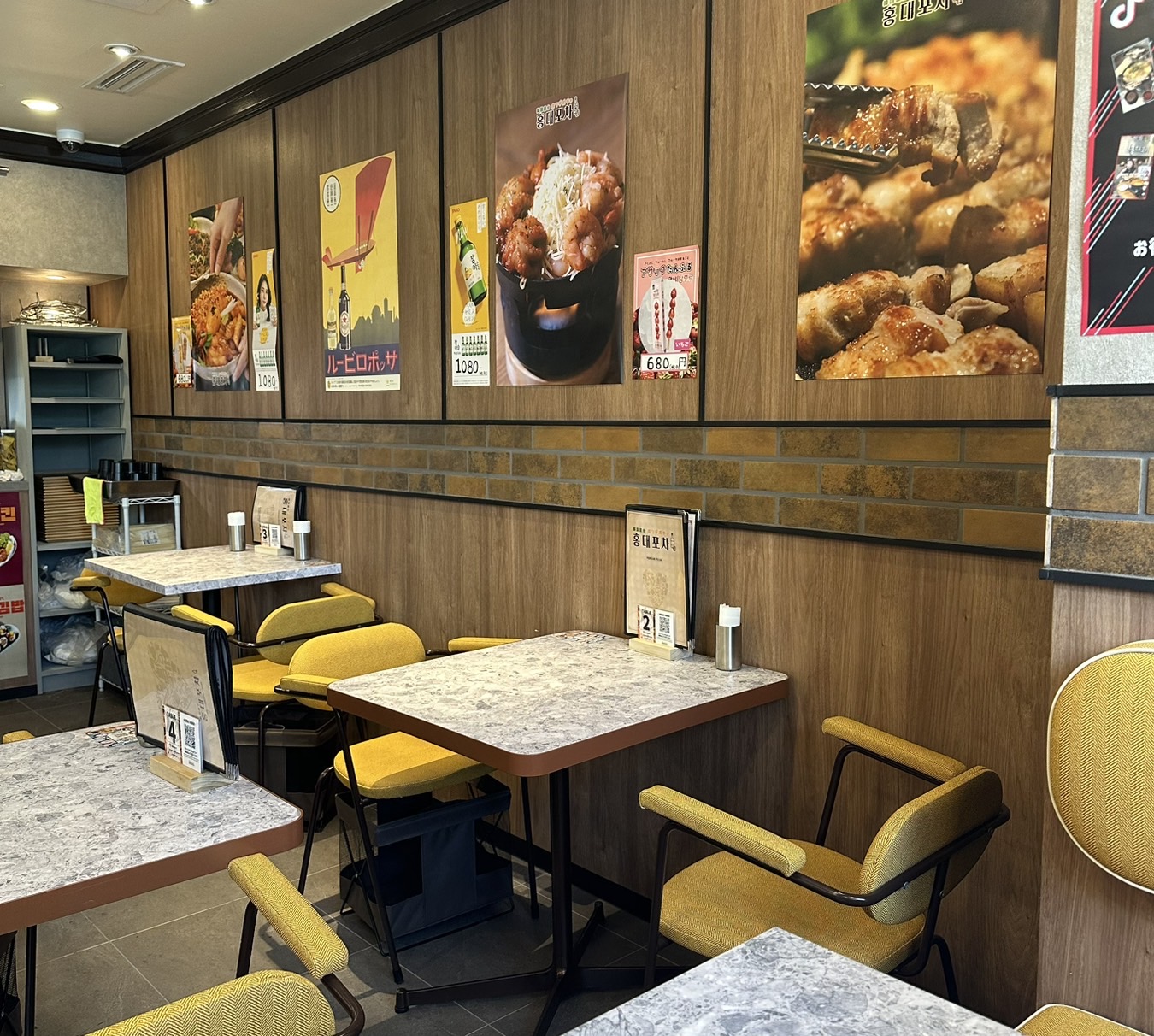 2025年6月20にニューオープンした「韓国料理 ホンデポチャ自由が丘店」。本店が新大久保にある、本格的な韓国料理がいただけるお店です。 自由が丘駅南口改札から