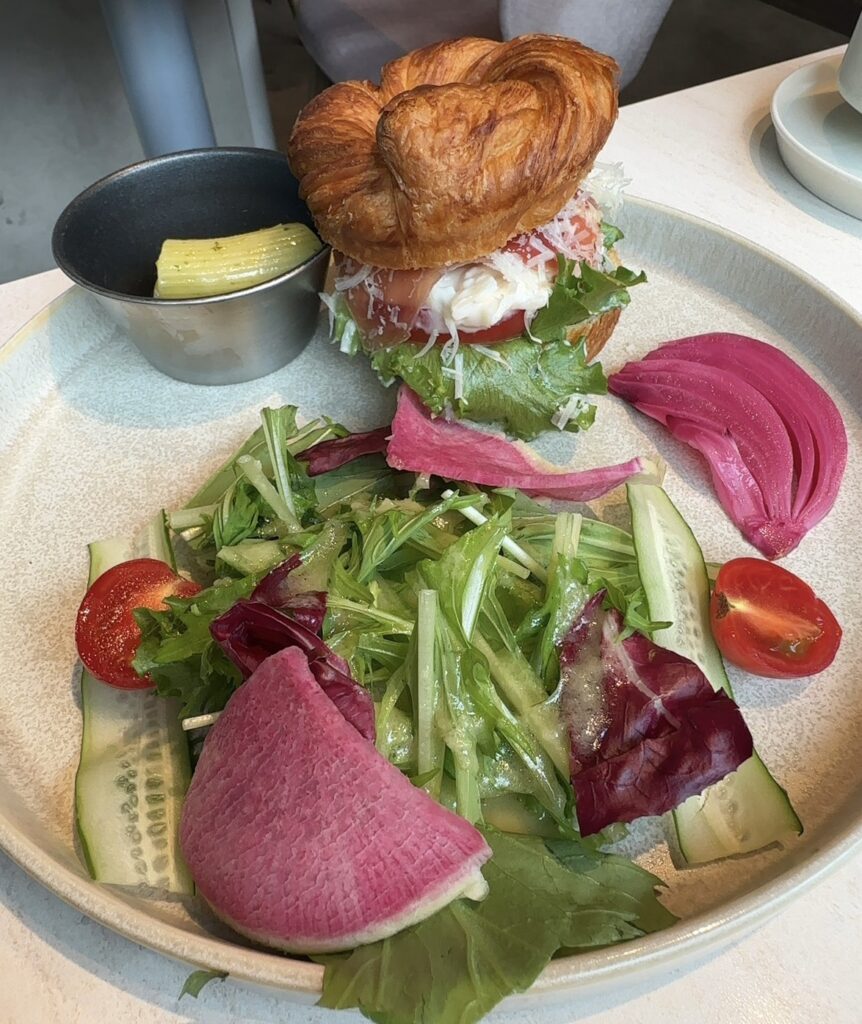 クロワッサンベーグル生ハムサンドプレート