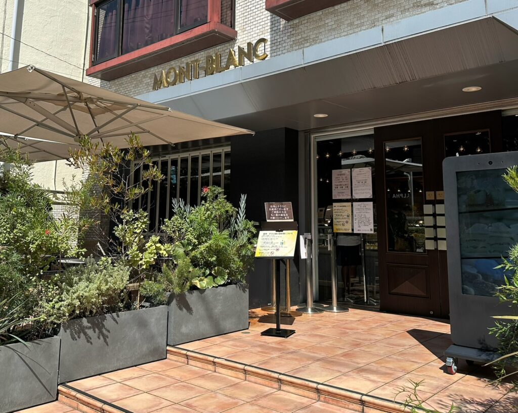 テラス席も気持ちいい♪