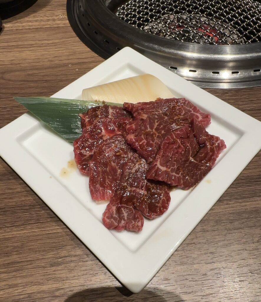 自由が丘駅から徒歩6分、学園通