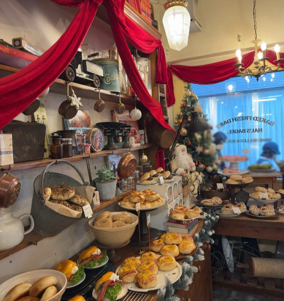 非日常が感じられる「HAL’S BAGEL.(ハルズベーグル)」