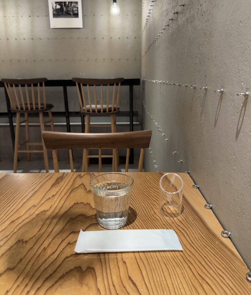 落ち着くテーブル席