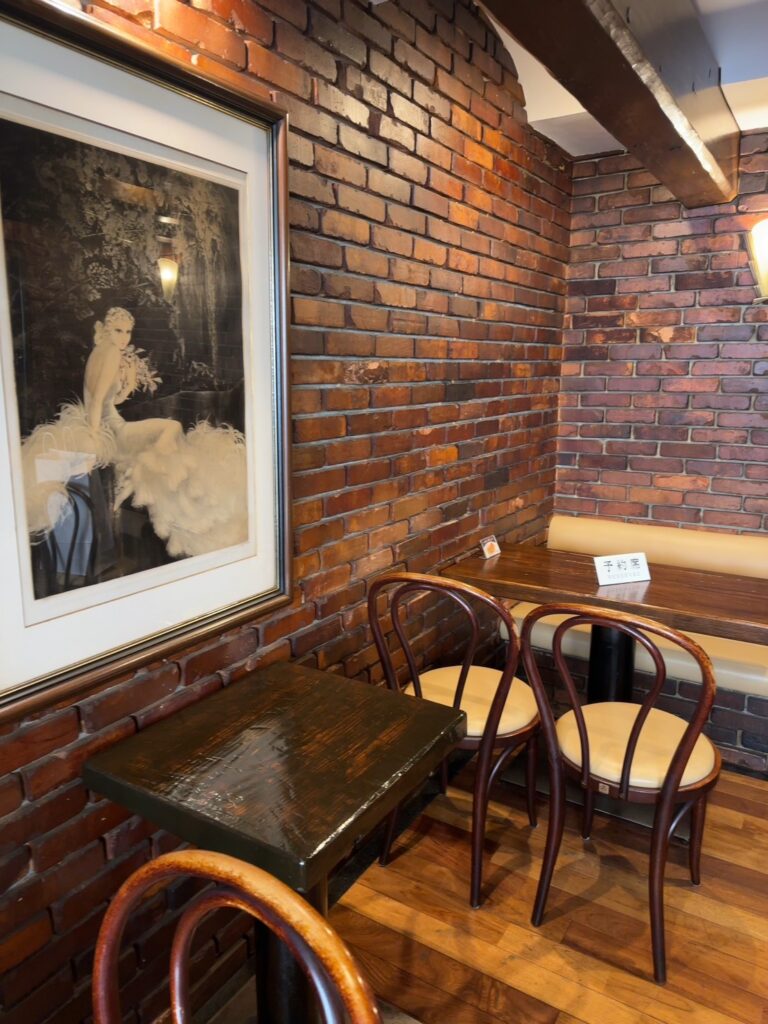 本格的老舗喫茶店「カフェアンセ