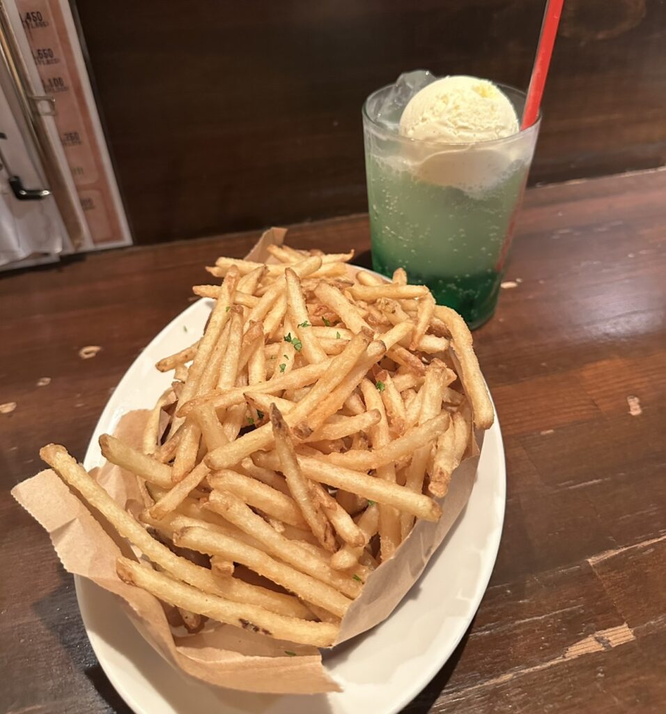 自由が丘駅から徒歩4分、おしゃ