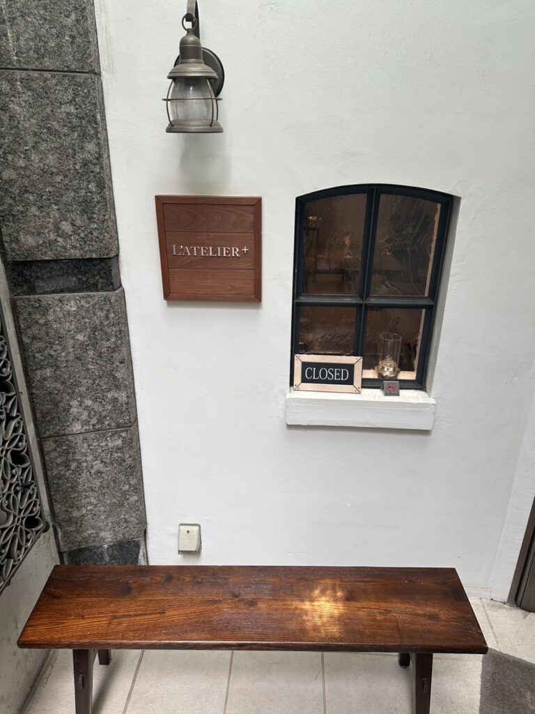 自由が丘駅から徒歩2分、駅地下