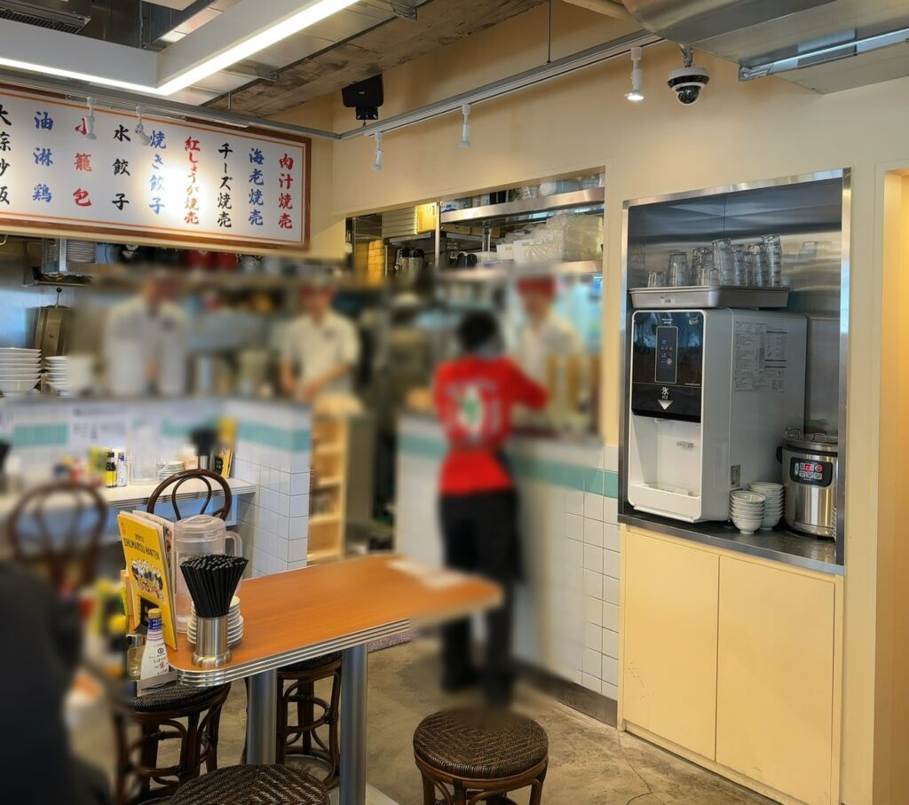 カウンター席も♪