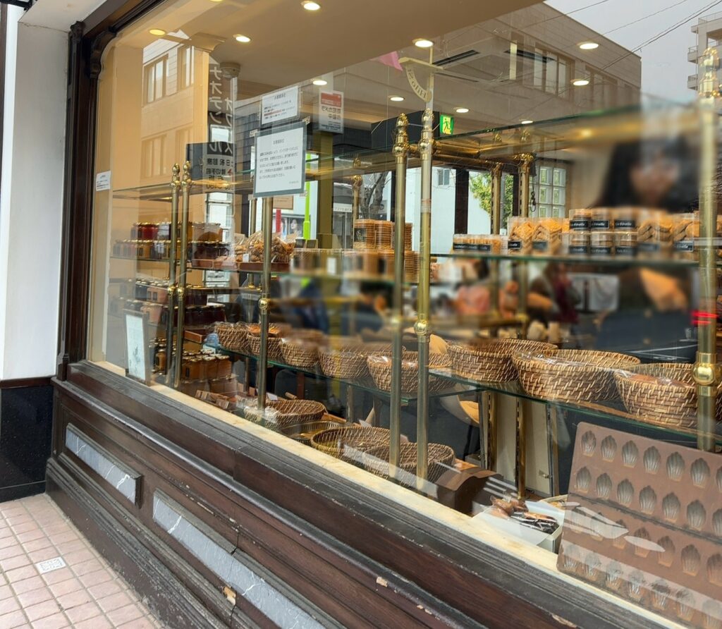 焼き菓子が並びます