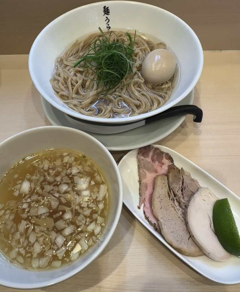 自由が丘の街には美味しいラーメ