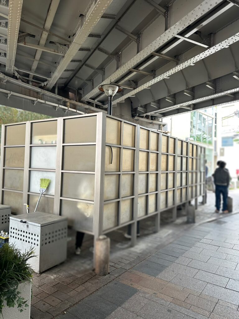 「自由が丘駅南口（九品仏川緑道