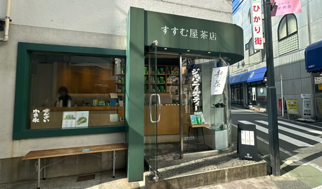 女神通り沿い