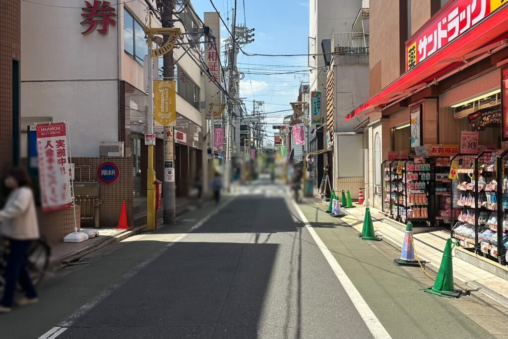 たくさんのお店が並ぶヒロ通り