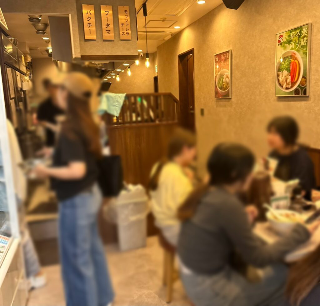 賑わう店内♪