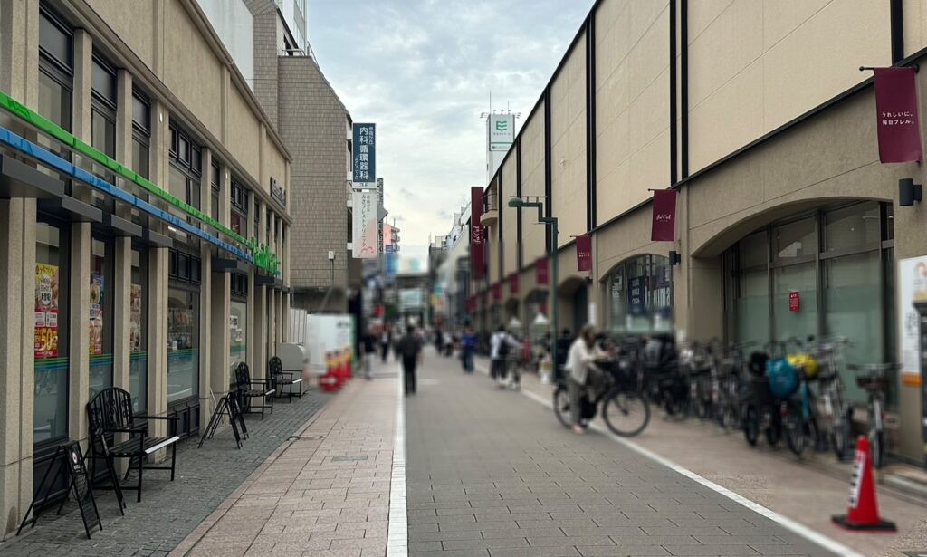 沢山のお店が立ち並ぶ「マリクレール通り」
