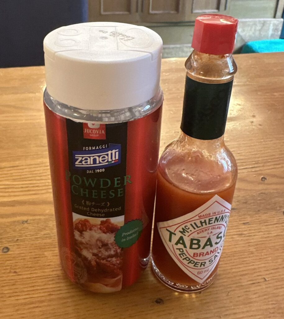 タバスコとチーズも