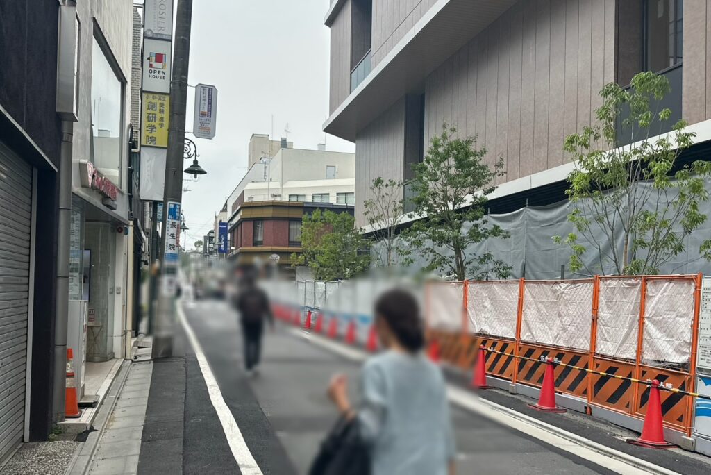 おしゃれなショップやたくさん立ち並ぶ「カトレア通り」