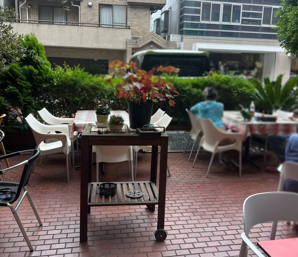 気持ちのいいテラス席