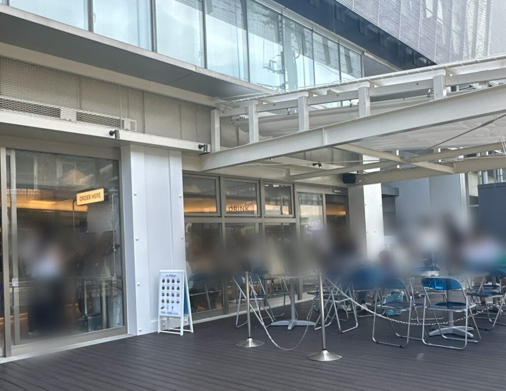 「daco自由が丘すずかけ通り」3ブランド共用のテラス席