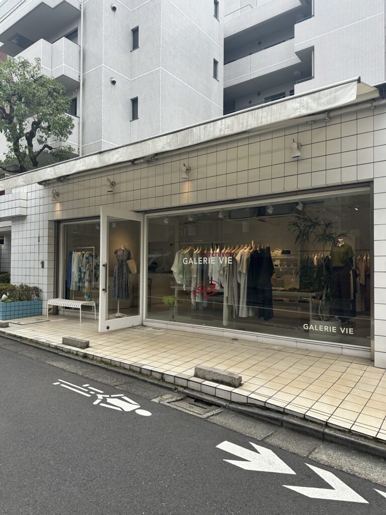 大人のおしゃれなアパレルショッ